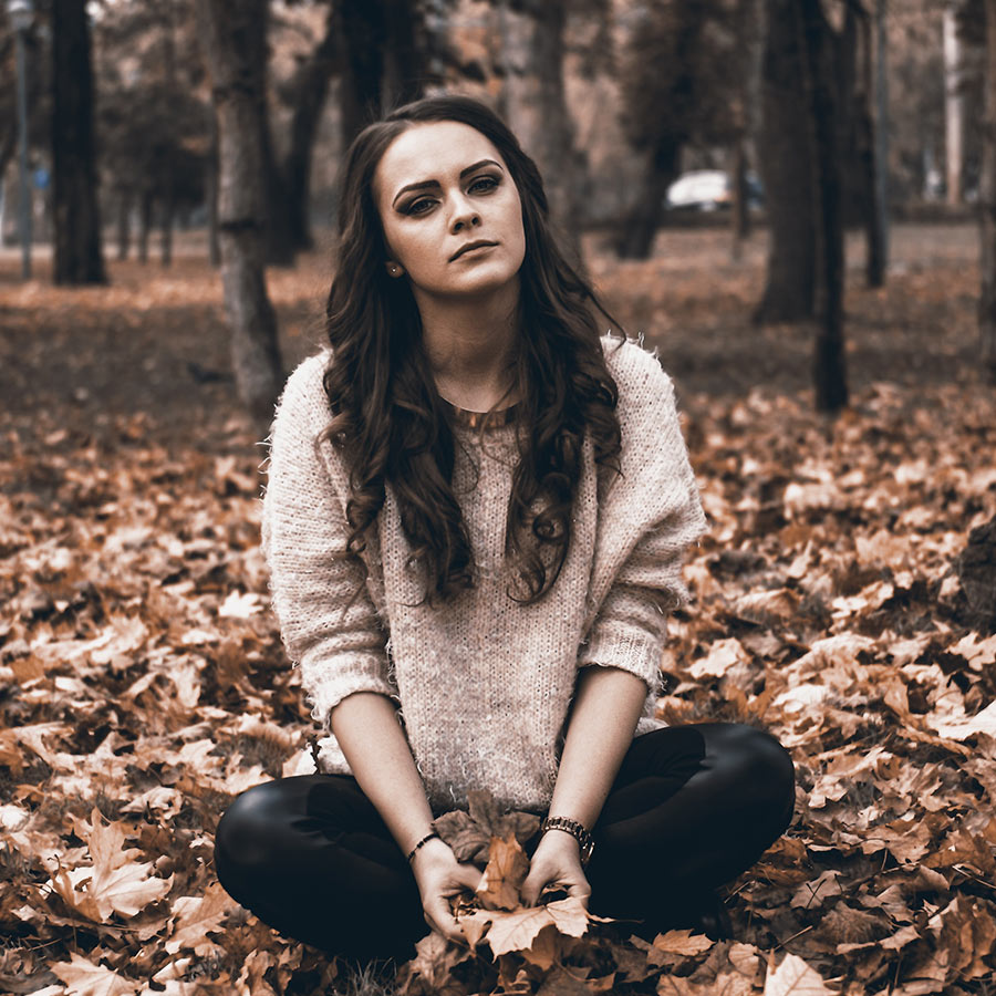 girl-in-forest